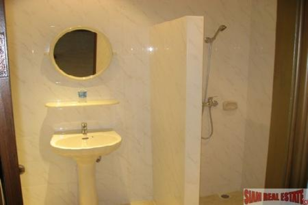 Three Storey Three Bedroom Town House For Rent in Patong-7