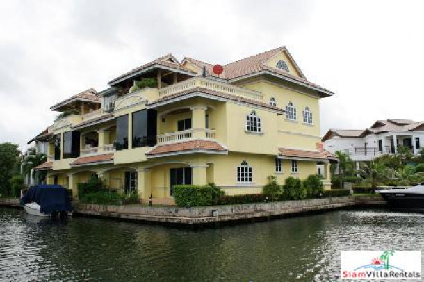 Boat Lagoon | Semi-Detached 3 Bedroom Townhouse for Long Term Rent in Boat Lagoon-1