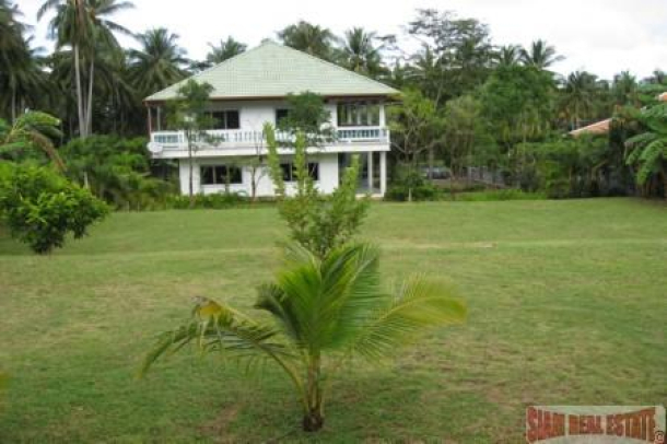 Five Bedroom House For Sale with Large Garden in Rawai-3