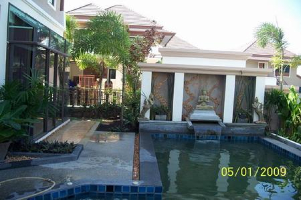 Modern 3 Bedroom House with a Large Swimming Pool and Jacuzzi For Sale at Patong, Phuket-4