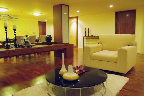 Sathorn Gallery | Residence in Sathorn With its Luxury and Spacious Resort Style on Pan Rd. Silom-1