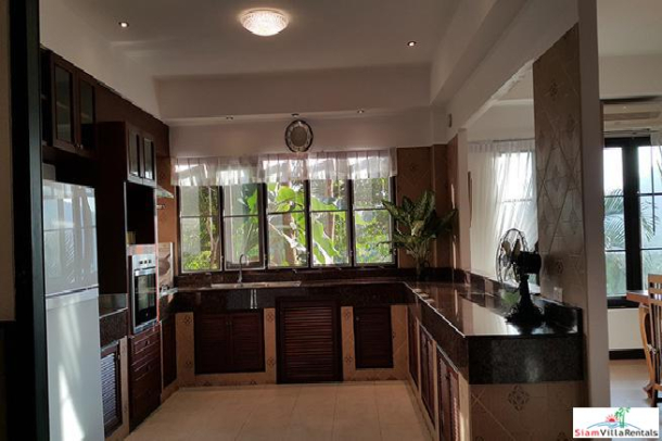 4 Bedroom Kathu golf view villa with large pool, 4 km from BIS-4