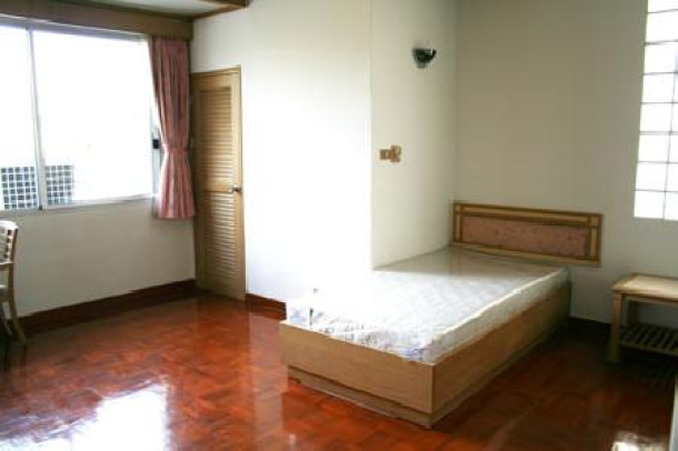 Quiet Three Bedroom Apartment for Rent Close to Thonglor BTS-3
