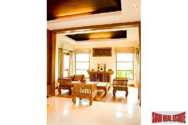 Tropical Style Pool Villa for Sale in Rawai, Phuket.-9