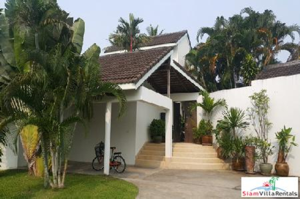 Modern 3 Bedroom House with a Private Pool Situated Directly on Loch Palm Golf Course-2