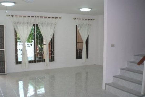 Delightful Refurbished 3 Bedroom Townhouse with Communal Swimming Pool For Sale at Patong-3
