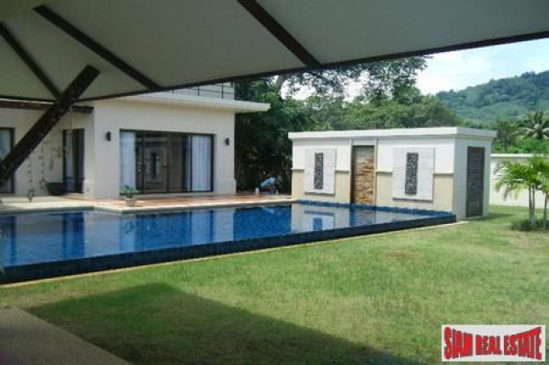 Luxury Five Bedroom House with a Swimming Pool and Set Over 1rai For Sale at Koh Kaew-12