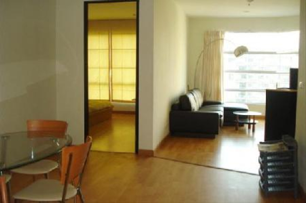 Sukhumvit18, 2 Bedrooms in City Smart Condo-6