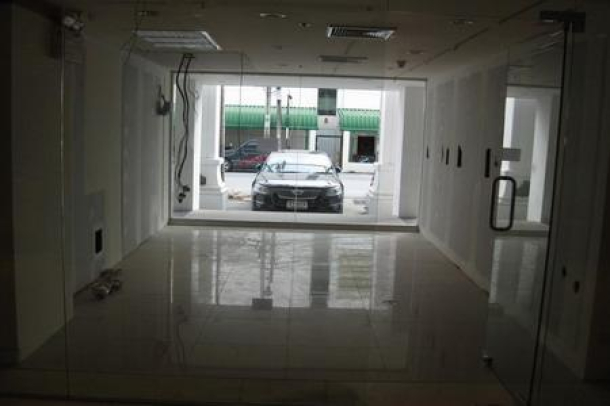 Commerical Space Available for Rent at the Marriot Courtyard in Patong-3