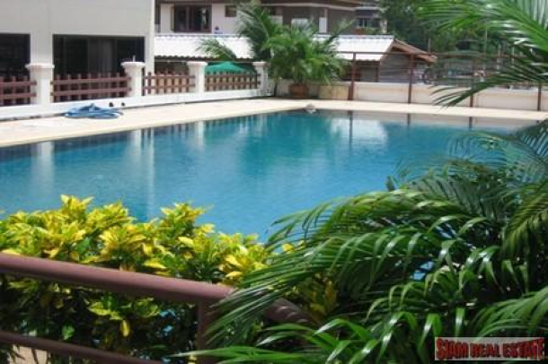Modern Townhouse with Three Bedrooms and a Communal Pool for Rent at Patong-2