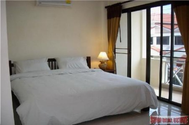 Modern Townhouse with Three Bedrooms and a Communal Pool for Rent at Patong-3