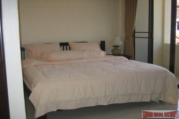 Modern Townhouse with Three Bedrooms and a Communal Pool for Rent at Patong-4
