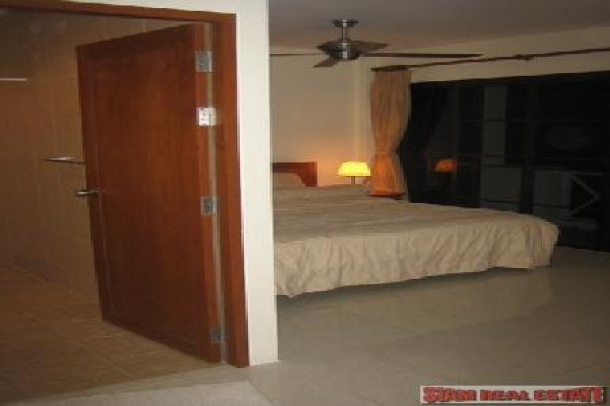 Modern Townhouse with Three Bedrooms and a Communal Pool for Rent at Patong-7