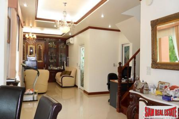 Large Modern Thai Five Bedroom House Situated on the Beach at Khao Khad for Sale-15