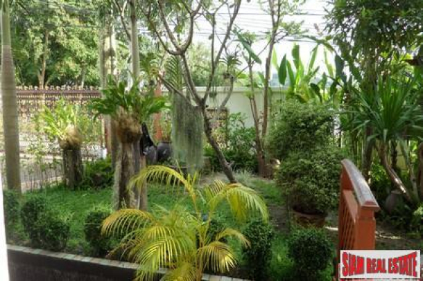Large Modern Thai Five Bedroom House Situated on the Beach at Khao Khad for Sale-16