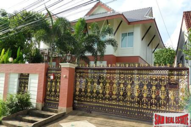 Large Modern Thai Five Bedroom House Situated on the Beach at Khao Khad for Sale-17