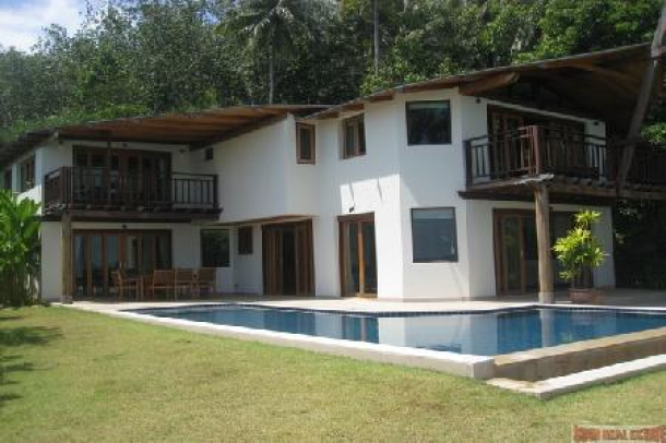 Beautiful 5 Bedroom Villa at The Village Coconut Island-1