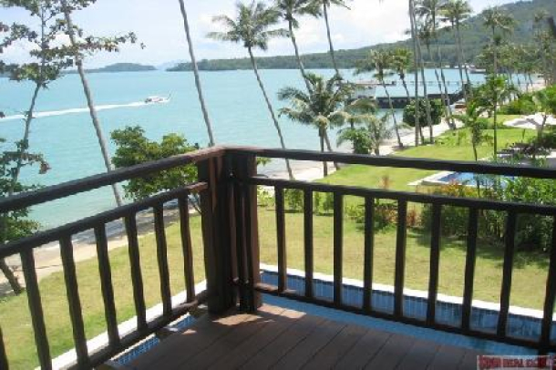 Beautiful 5 Bedroom Villa at The Village Coconut Island-3