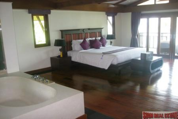 Beautiful 5 Bedroom Villa at The Village Coconut Island-4