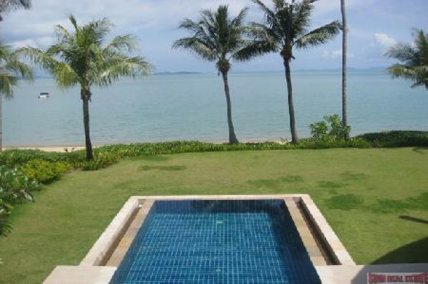 Luxury 3 Bedroom Beachfront Villa at The Village Coconut Island-4