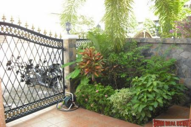 Modern Thai Two Bedroom House in Quiet Cul De Sac For Sale at Patong-7