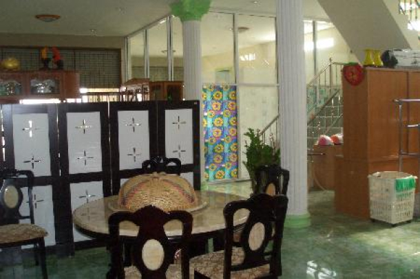 Spacious 4 Bed roomed House - 3km from Sukhumvit Road, Jomtien - Pattaya-4