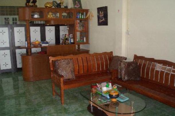 Spacious 4 Bed roomed House - 3km from Sukhumvit Road, Jomtien - Pattaya-5