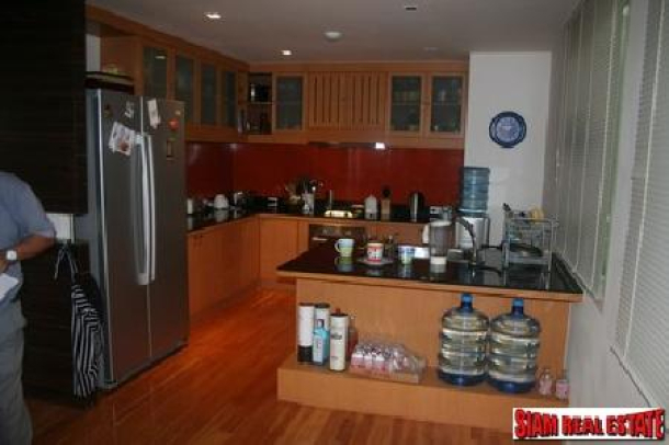 Sukhumvit 38, 2 Bedrooms 2 Bathrooms, Fully Furnished, sale with tenant, good value for investment-4