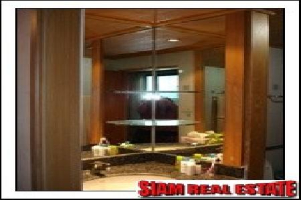 Condo for Sale, 2 bedrooms 2 bathrooms on 7th floor, at Sukhumvit 23-4