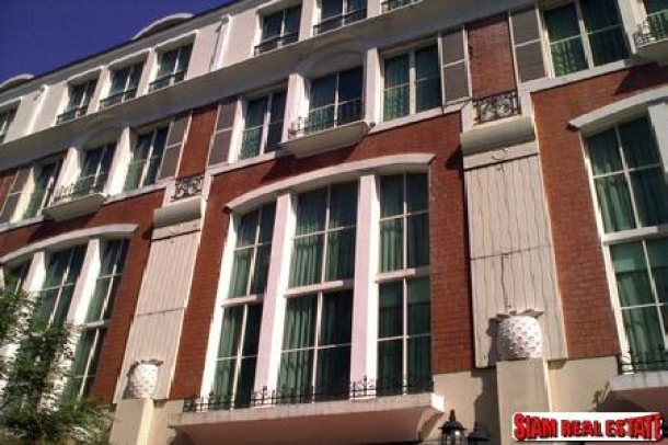 Townhome for Rent, 3 bedrooms 6 baths and 1 working room in Thonglor area-1