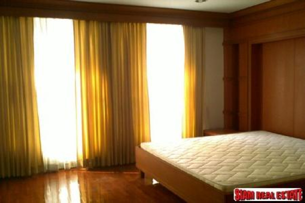 Townhome for Rent, 3 bedrooms 6 baths and 1 working room in Thonglor area-4