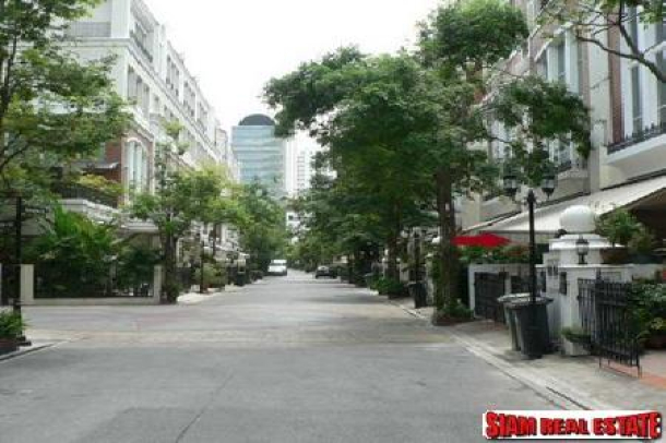 Townhome for Rent, 3 bedrooms 6 baths and 1 working room in Thonglor area-7