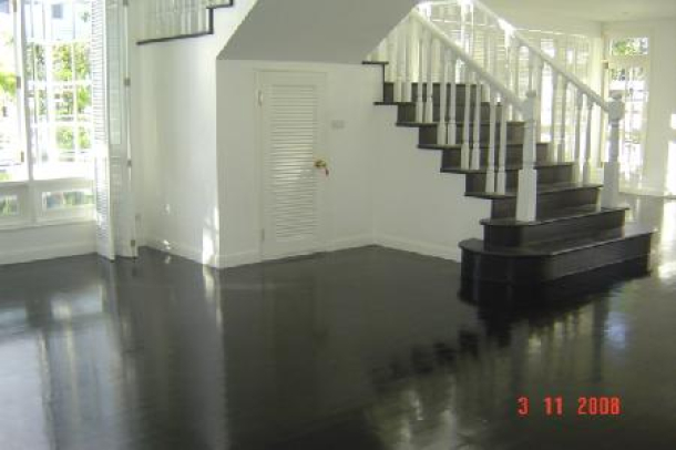 Very Impressive Private House For Long Term Rent - Na Jomtien-4
