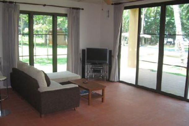 Stunning Three Bedroom On the Beach Property For Holiday Rental at Krabi-3