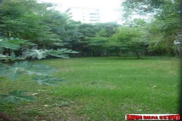 Land for sale, in heart of Sukhumvit road, 105 sq.w. in residential area-2