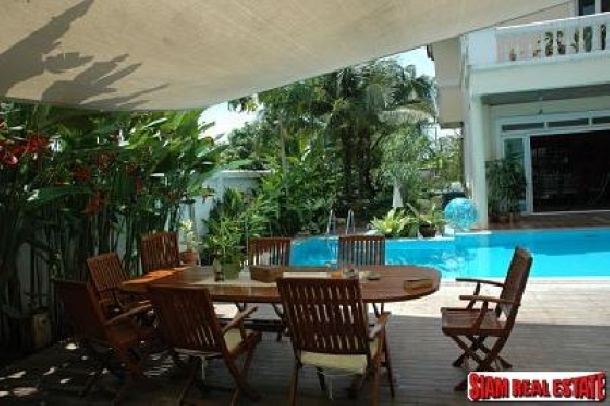Comfortable 4 Bedrooms, 3 bathrooms with 2 storey family house for Rent, Windmill, Bangna.-7
