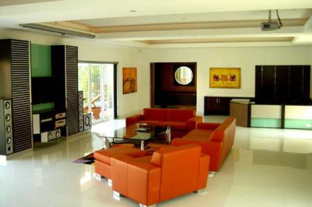 Luxurious Properties For Sale In A Prestigious Villa Development - Jomtien-4