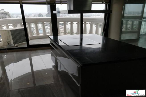 State Tower | 2 Bedroom, 2 Bathroom High Rise Condo on the 47th floor, Chaopraya River and City View with nice Balconies, Fully Furnished, Silom-17