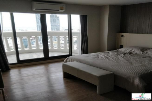 State Tower | 2 Bedroom, 2 Bathroom High Rise Condo on the 47th floor, Chaopraya River and City View with nice Balconies, Fully Furnished, Silom-4