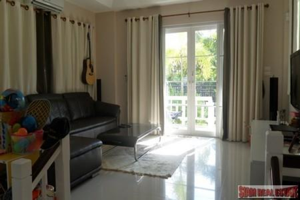 Modern Three Bedroom House with Great Communal Facilities For Rent at Chalong-5
