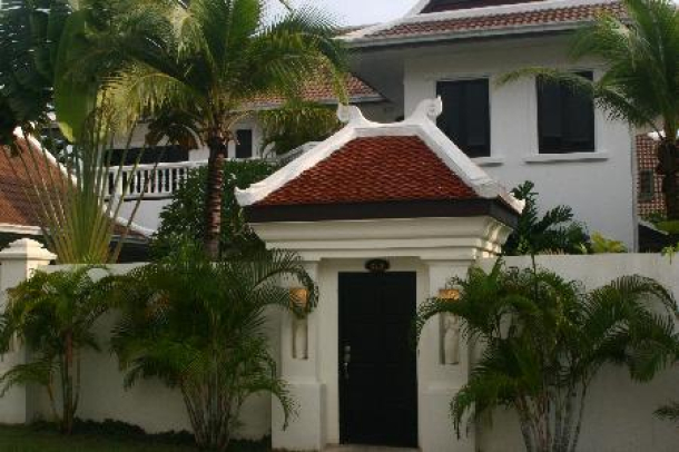 Thai-Bali Style Villas Only 300 Meters From The Beach - Na Jomtien-2