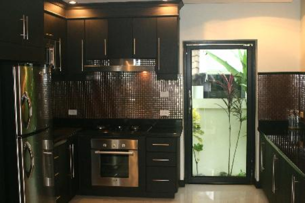 Thai-Bali Style Villas Only 300 Meters From The Beach - Na Jomtien-6