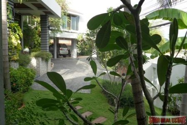 Modern Two Bedroom House for Sale at Chalong-14