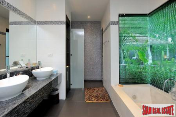 2 bedroom Luxurious Property Enjoying Glorious and Forever Guaranteed Sea Views - North Pattaya!-14