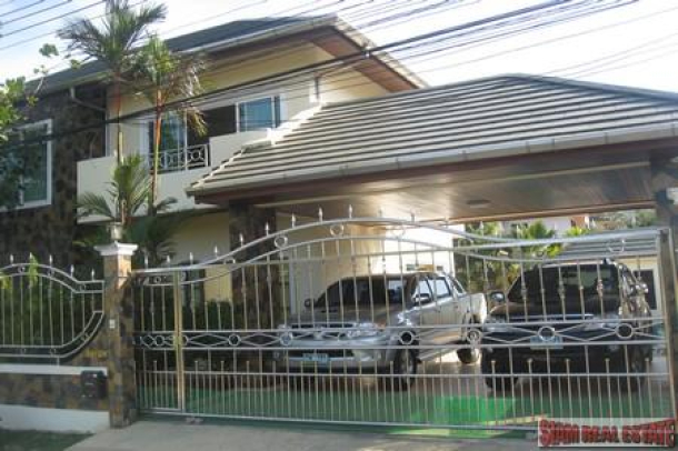 Large Modern House with a Private Swimming Pool Available to Rent at Chalong-1