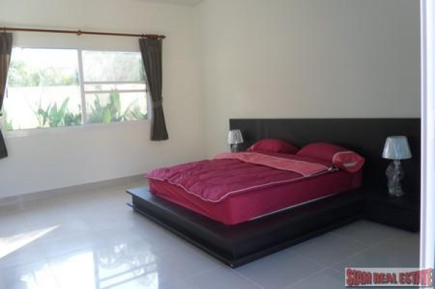 Stunning 4 Bedroom Villa with private 20 meter Pool on 1.5 rai Land in Rawai for Rent-2
