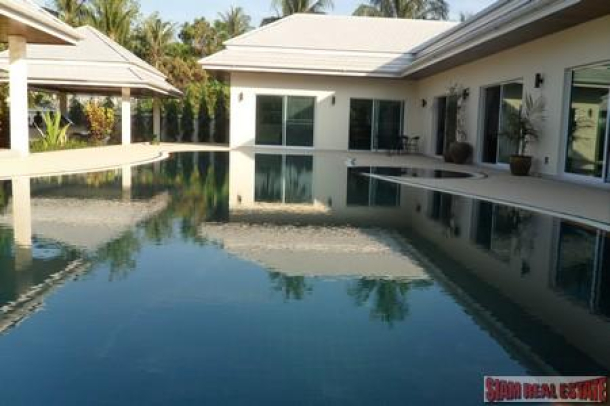 Stunning 4 Bedroom Villa with private 20 meter Pool on 1.5 rai Land in Rawai for Rent-4