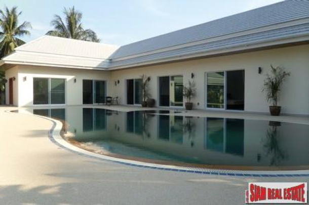 Beautiful Four Bedroom House with Swimming Pool For Sale at Rawai-10