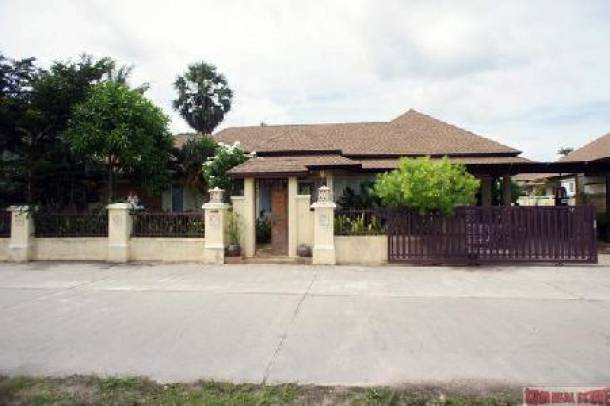Pool Villa with Three Bedrooms For Rent at Rawai-3