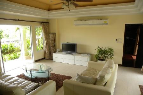 Pool Villa with Three Bedrooms For Rent at Rawai-8